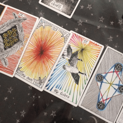 Откройте магию карт Таро: Искусство и наука толкования