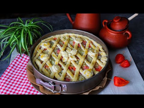 Смешиваю кефир и воду для вкусного теста. Очень сочный рыбный пирог с капустой