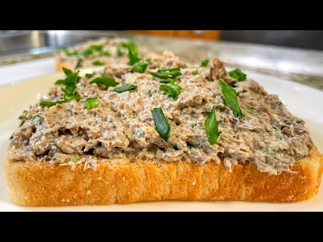 Вкуснейшая намазка на хлеб. Готовится 15 минут. Просто вкусный бутерброд на завтрак. Грибной паштет